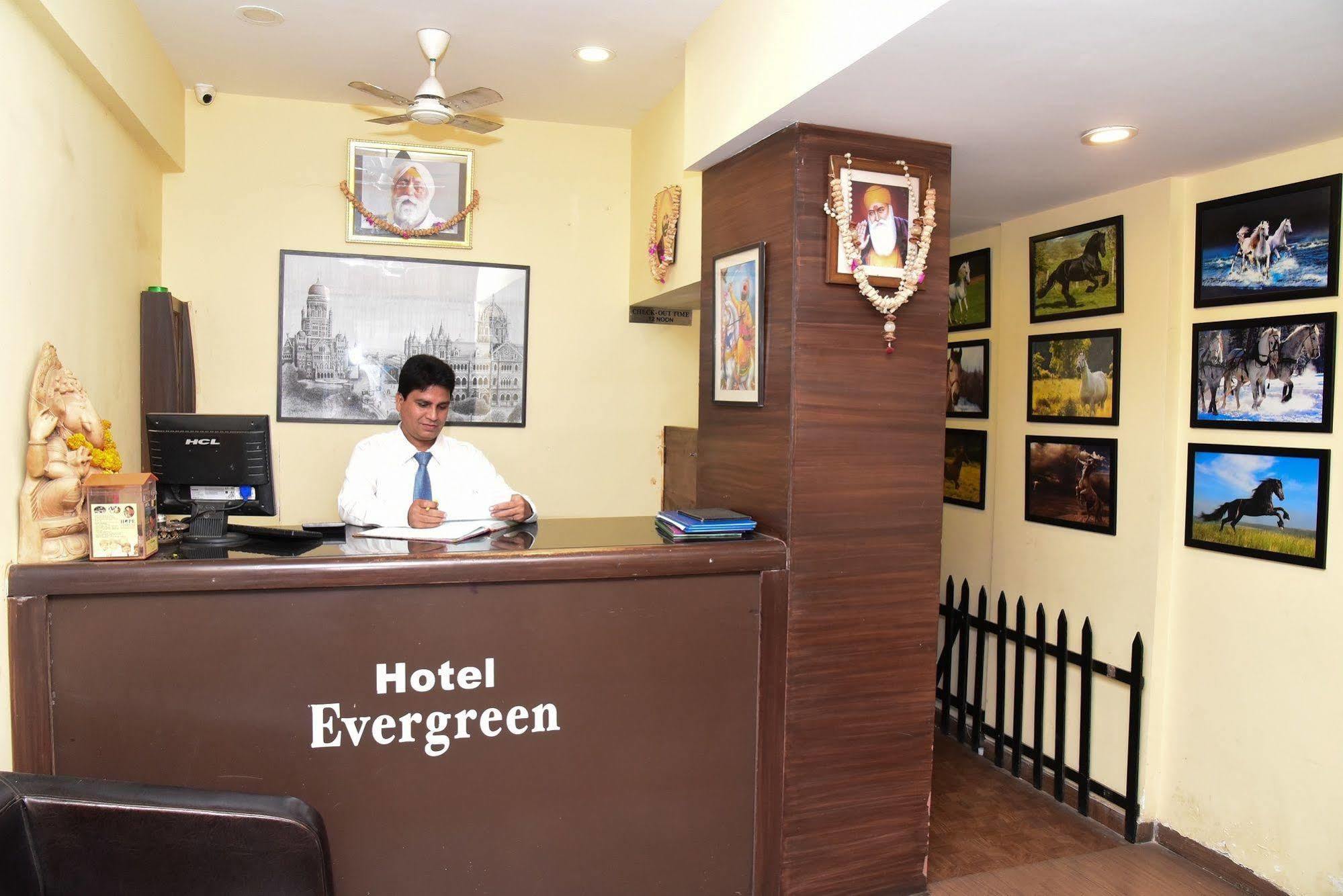 Hotel Evergreen Мумбаї Екстер'єр фото